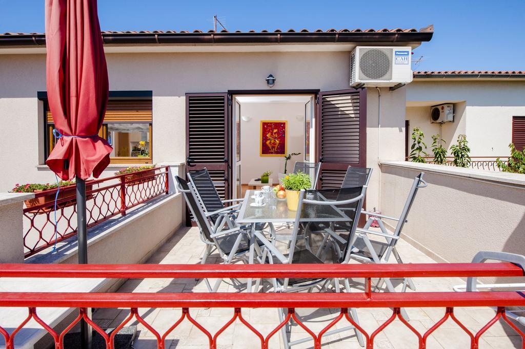 Apartments Karmen Rovinj Exterior photo