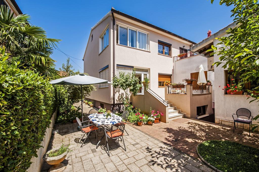 Apartments Karmen Rovinj Exterior photo