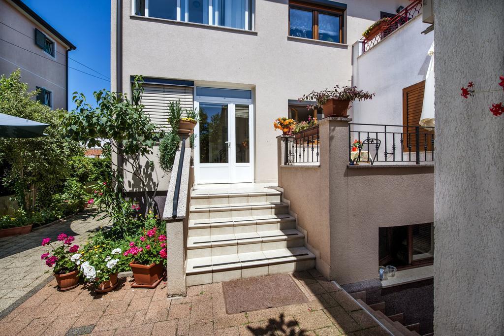 Apartments Karmen Rovinj Exterior photo