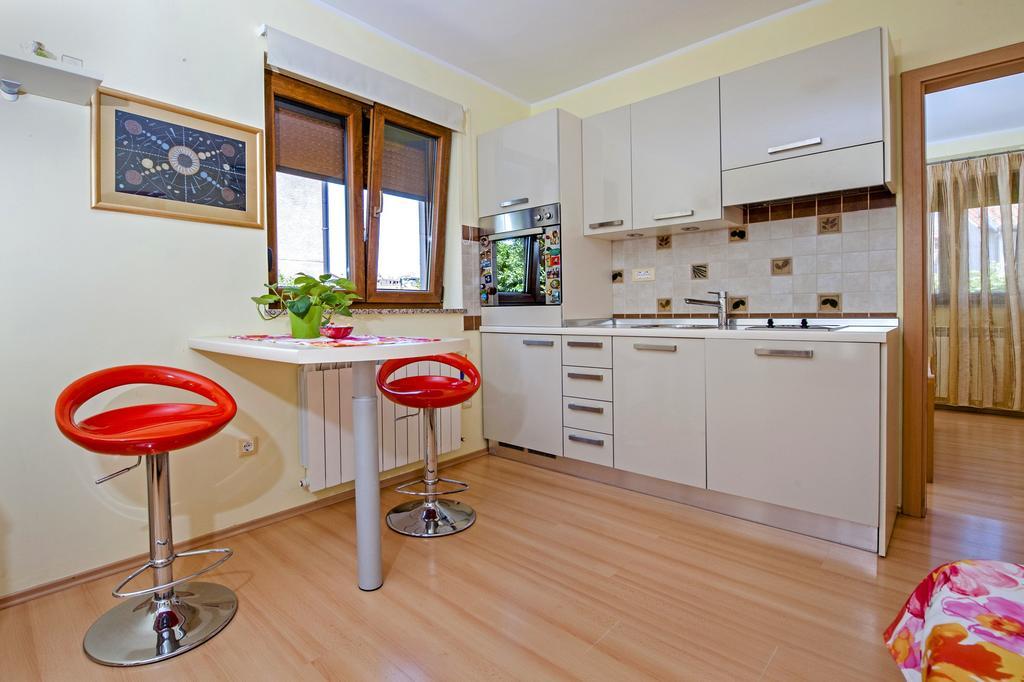 Apartments Karmen Rovinj Exterior photo