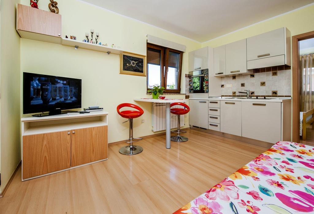 Apartments Karmen Rovinj Exterior photo
